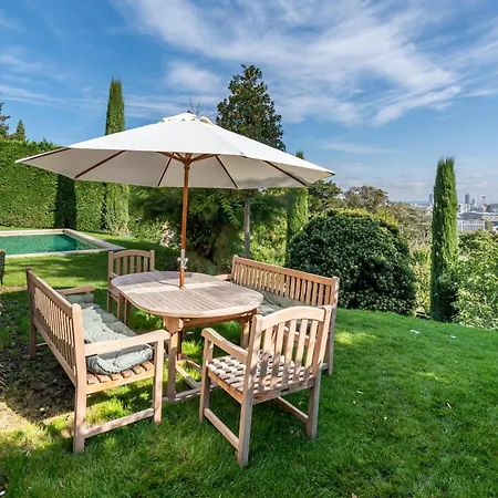 La Vue - Charming House With A Pool Garden And Amazing View *
